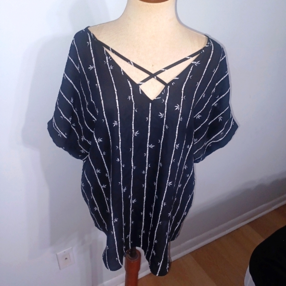 Worthington- Black and White Blouse- W Sz Large